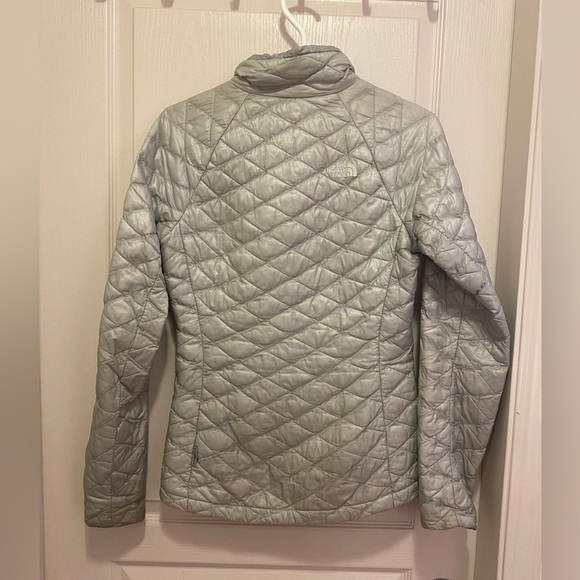 North Face Down Jacket - Women’s XS - Picture 2 of 3